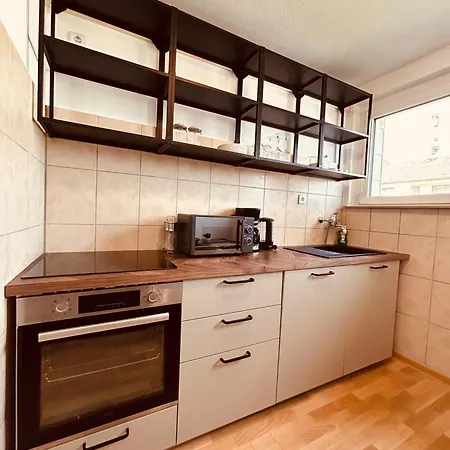 H6 Xl I 90m2 I 6 P I Wasch I Balkon I Apartment *