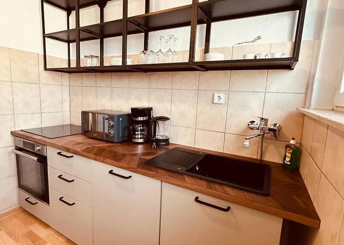 H6 Xl I 90m2 I 6 P I Wasch I Balkon I *